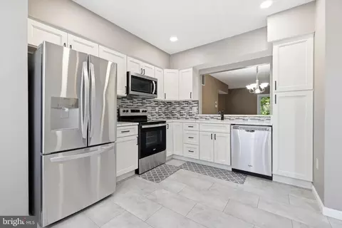 Kitchen - 15759 Widewater Dr, Dumfries, VA 22025 photo 1 of 4