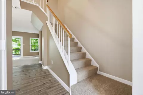 Entry Way - 15759 Widewater Dr, Dumfries, VA 22025 photo 6 of 17