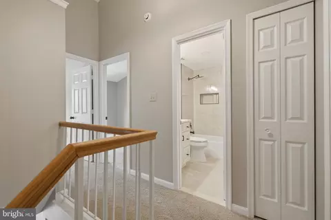 Entry Way - 15759 Widewater Dr, Dumfries, VA 22025 photo 9 of 17