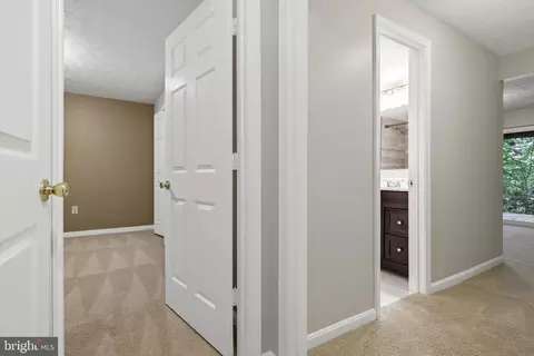 Entry Way - 15759 Widewater Dr, Dumfries, VA 22025 photo 13 of 17