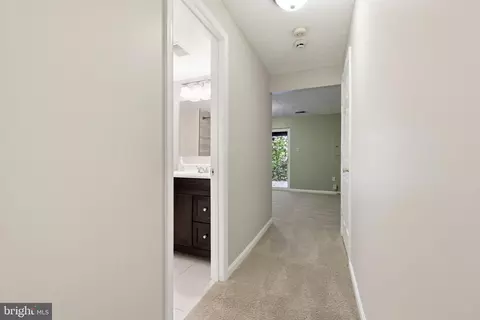 Entry Way - 15759 Widewater Dr, Dumfries, VA 22025 photo 16 of 17