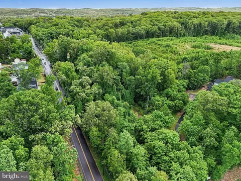 18559 Old Triangle Rd, Triangle, VA 22172 photo 3