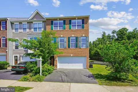 2160 Armitage Ct, Woodbridge, VA 22191
