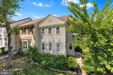 11858 Critton Cir, Woodbridge, VA 22192