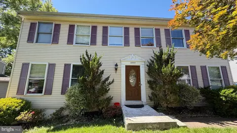 3333 Pickwick Ln, Woodbridge, VA 22192