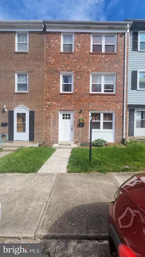 16607 Sutton Pl, Woodbridge, VA 22191
