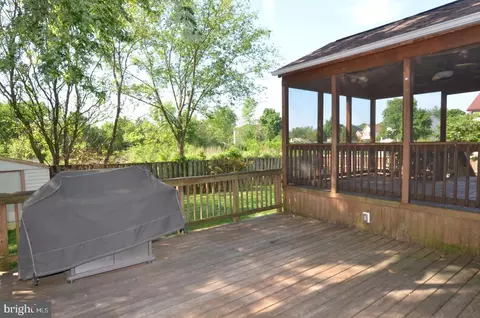 Exterior - 9843 Nimitz Ct, Manassas, VA 20109 photo 4 of 7