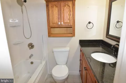Bath - 9843 Nimitz Ct, Manassas, VA 20109 photo 2 of 3