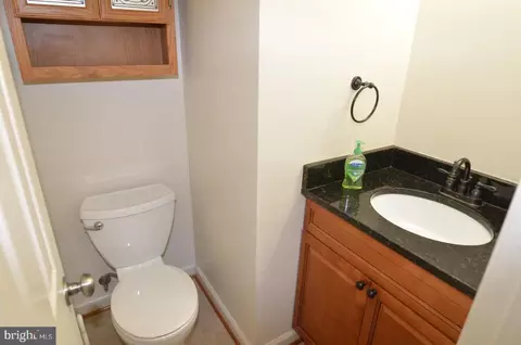 Bath - 9843 Nimitz Ct, Manassas, VA 20109 photo 3 of 3