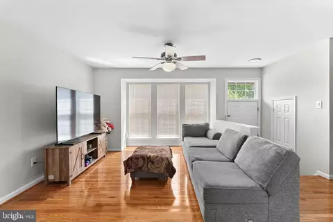 8307 Ewing Pl, Manassas, VA 20109 photo 5