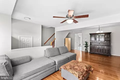8307 Ewing Pl, Manassas, VA 20109 photo 3