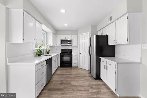 8307 Ewing Pl, Manassas, VA 20109 photo 12