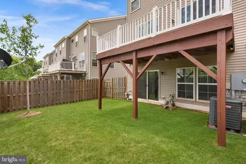 Exterior - 8192 Broad Pl, Manassas, VA 20110 photo 8 of 9