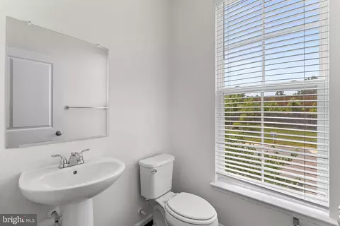 Bath - 8192 Broad Pl, Manassas, VA 20110 photo 1 of 4