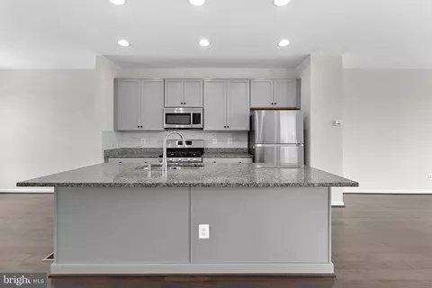 Kitchen - 8192 Broad Pl, Manassas, VA 20110 photo 3 of 3