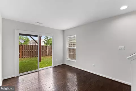 Living - 8192 Broad Pl, Manassas, VA 20110 photo 4 of 4