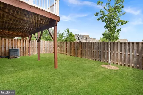 Exterior - 8192 Broad Pl, Manassas, VA 20110 photo 7 of 9
