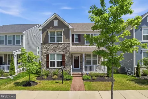 1843 Magnolia Fruit Dr, Dumfries, VA 22026