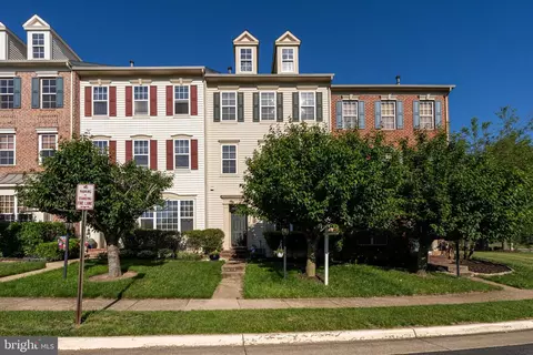 9231 Ribbon Falls Loop, Bristow, VA 20136