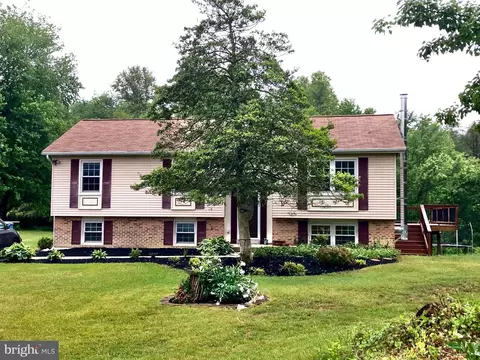 8201 Morningside Dr, Manassas, VA 20112