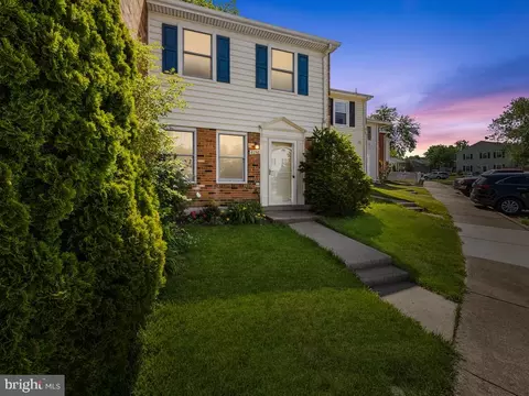 8758 Stoneridge Dr, Manassas, VA 20111