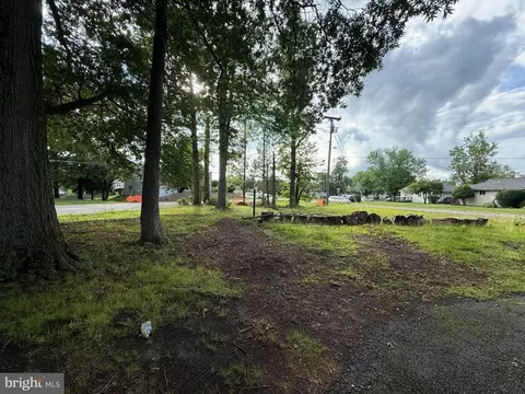 18299 Cabin, Triangle, VA 22172 photo 3