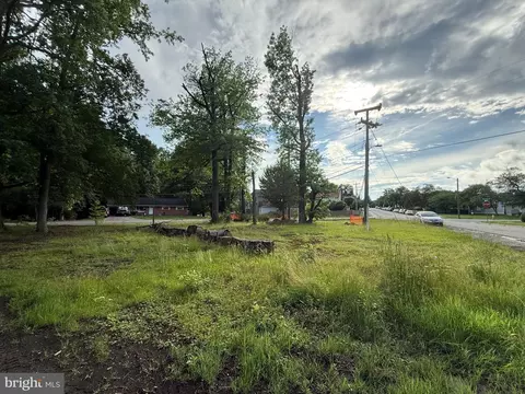 18299 Cabin, Triangle, VA 22172
