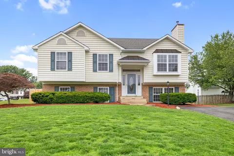 5842 Riverside Dr, Woodbridge, VA 22193