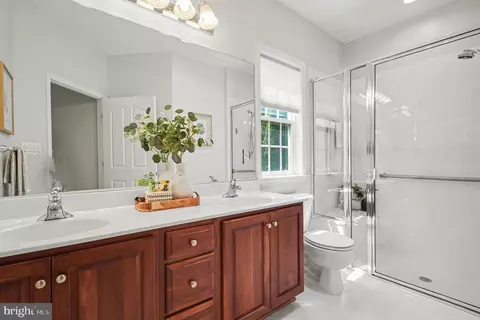 Bath - 13191 Triple Crown Loop, Gainesville, VA 20155 photo 1 of 4