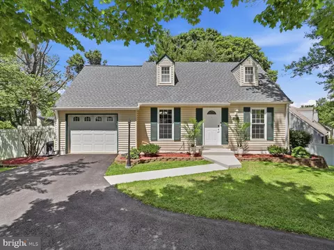 14330 Lindendale Rd, Woodbridge, VA 22193
