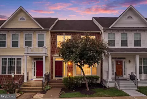 15666 William Bayliss Ct, Woodbridge, VA 22191