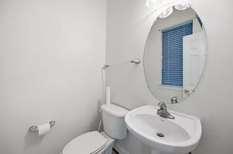 Bath - 3311 Mccorkle Ct, Triangle, VA 22172 photo 1 of 5
