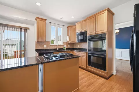 Kitchen - 3311 Mccorkle Ct, Triangle, VA 22172 photo 4 of 6