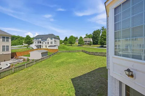 Exterior - 3311 Mccorkle Ct, Triangle, VA 22172 photo 8 of 9