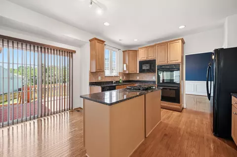 Kitchen - 3311 Mccorkle Ct, Triangle, VA 22172 photo 5 of 6