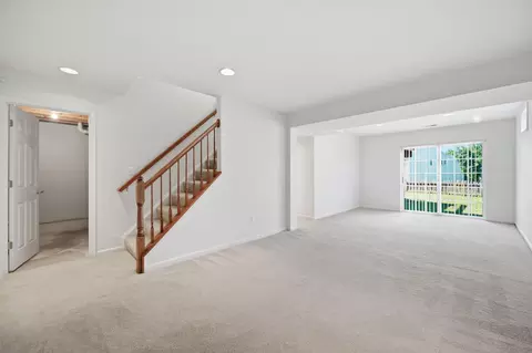 Living - 3311 Mccorkle Ct, Triangle, VA 22172 photo 10 of 12