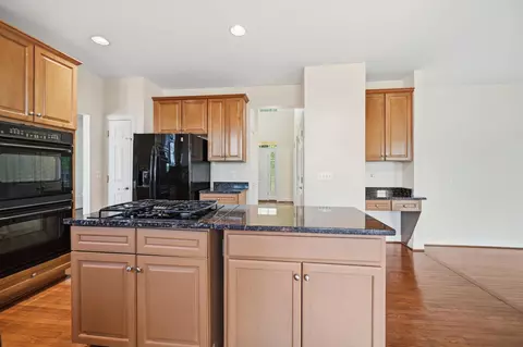 Kitchen - 3311 Mccorkle Ct, Triangle, VA 22172 photo 3 of 6