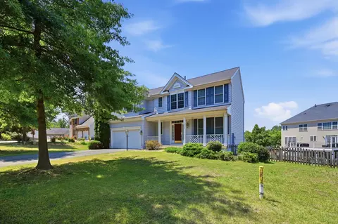 Exterior - 3311 Mccorkle Ct, Triangle, VA 22172 photo 3 of 9