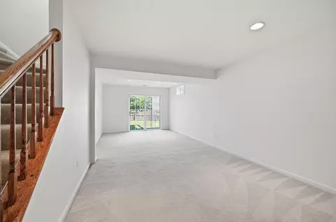 Living - 3311 Mccorkle Ct, Triangle, VA 22172 photo 12 of 12