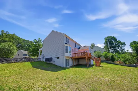 Exterior - 3311 Mccorkle Ct, Triangle, VA 22172 photo 7 of 9