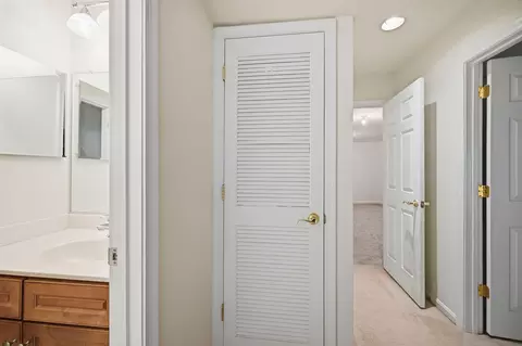 Entry Way - 3311 Mccorkle Ct, Triangle, VA 22172 photo 4 of 5