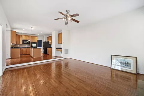 Living - 3311 Mccorkle Ct, Triangle, VA 22172 photo 5 of 12