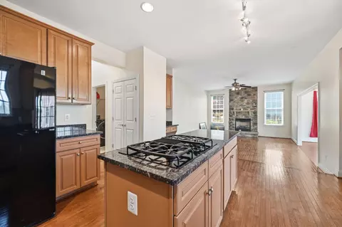 Kitchen - 3311 Mccorkle Ct, Triangle, VA 22172 photo 6 of 6