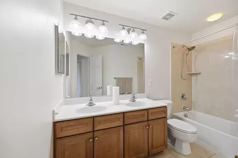 Bath - 3311 Mccorkle Ct, Triangle, VA 22172 photo 4 of 5