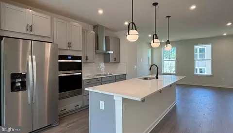 18024 Alicia Ave, Dumfries, VA 22026