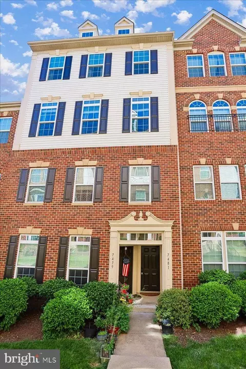 7481 Brunson Cir, Gainesville, VA 20155