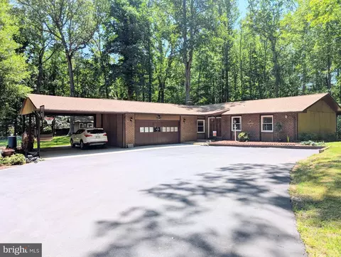 6997 Gilbeth Rd, Manassas, VA 20112