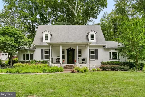 19266 Mockingbird Heights Rd, Triangle, VA 22172