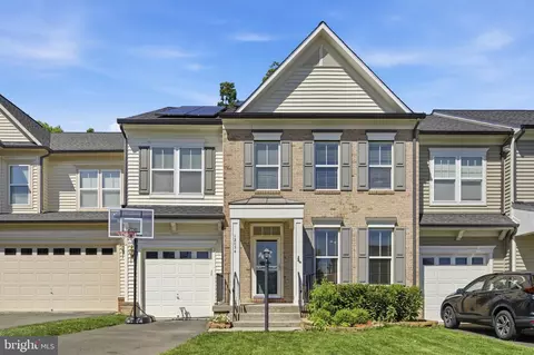 12034 Lake Dorian Dr, Bristow, VA 20136