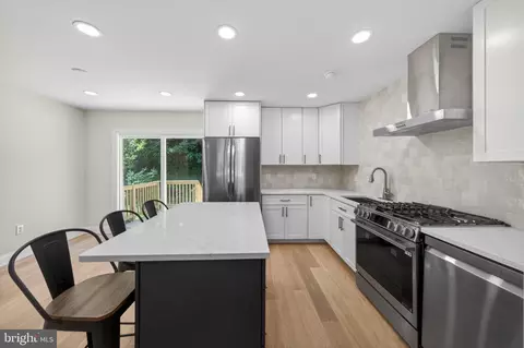 4233 Hoffman Dr, Woodbridge, VA 22193